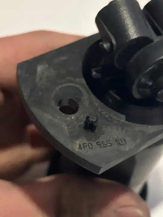 Left Washer Nozzle Bumper Audi A6 C6 4F 4F0955101 image 3