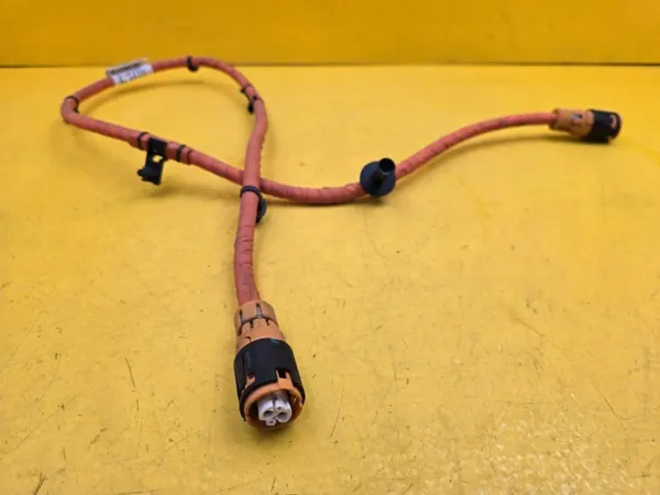 Cable de carga Lynk & Co 01 OEM 8889626067 Usado image 3