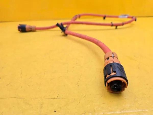 Cable de carga Lynk & Co 01 OEM 8889626067 Usado image 4
