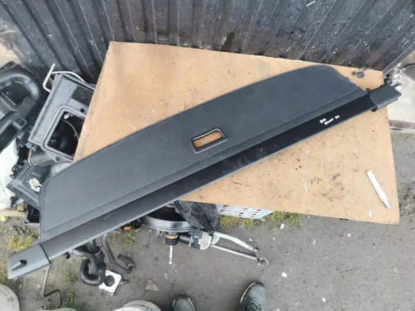 Begagnad VW bagageutrymmesrulle OEM 3C9867871 image 2