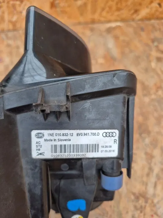 Farol de neblina Audi A3 OE 8V0 941 700 D image 5