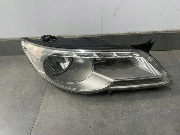 Farol Direito VW Tiguan 07-11 5N1941032AB image 2