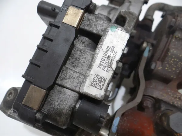 Turbocompresor BMW E90 E91 2.0D LIFT OEM 7810189 image 2