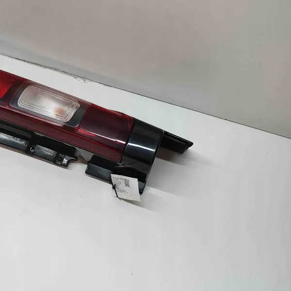 Opel Vivaro 2015 Luz Trasera Izquierda image 3