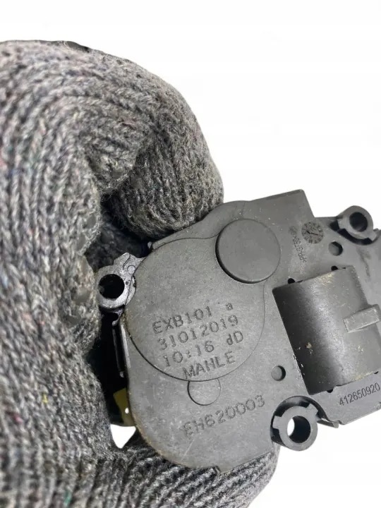 Volvo XC90 2018 Lämmitysmoottori OEM LE889002 image 10