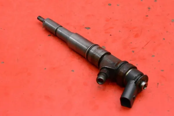 Inyector OEM 7793836 para BMW E90 E91 2.0 D 163 CV image 4