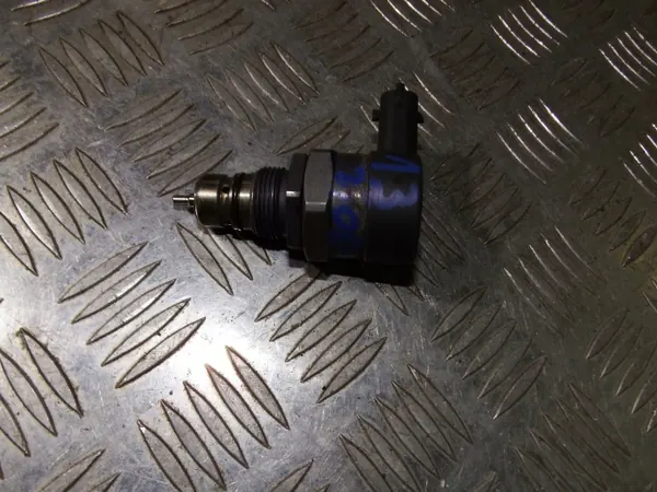 Régulateur Pression Carburant OEM 0281002753 Renault image 2