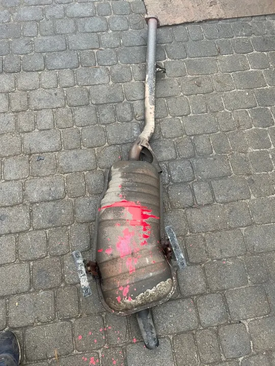 BMW E36 1.8 päävaimennin OEM 1737660 image 2