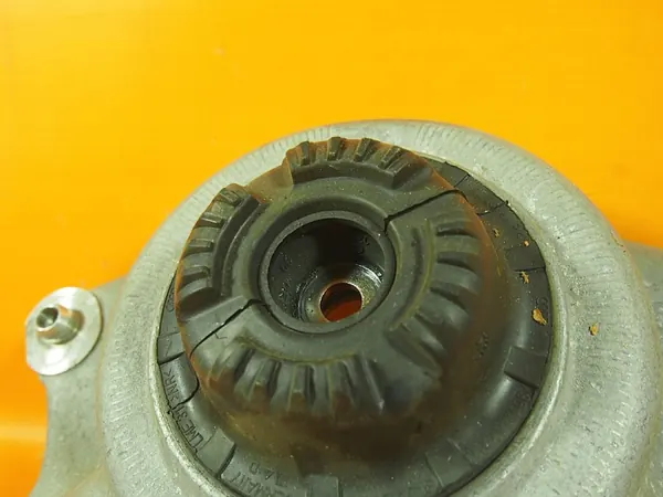 Palier d'amortisseur Audi A5 8T OEM 8r0412384a image 7