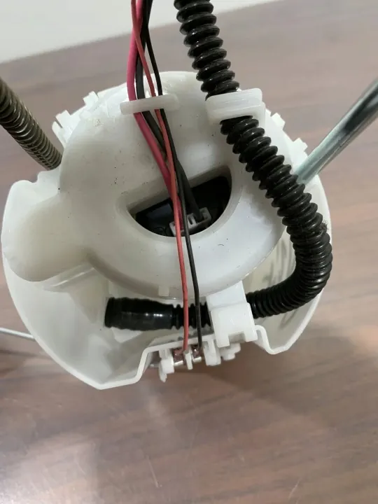 Honda CR-V Polttoainepumppu OEM TLAA01C02011748 image 6