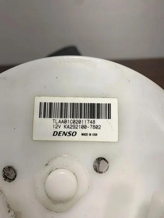 Honda CR-V Polttoainepumppu OEM TLAA01C02011748 image 7