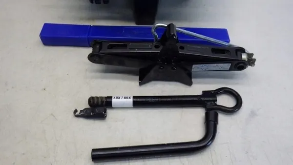 OEM 995040911R Insert Œil Levier Cric Renault image 3