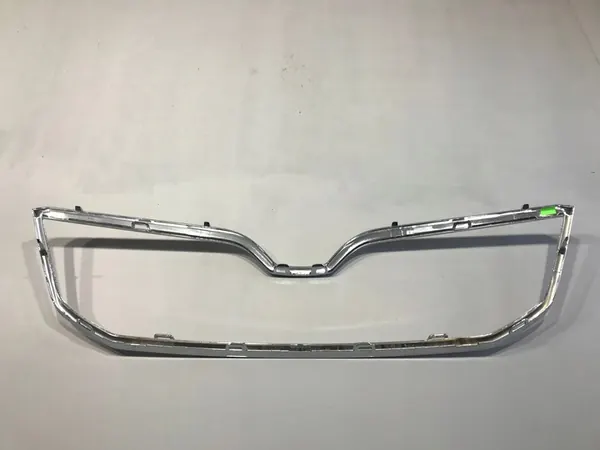 SKODA OCTAVIA III 5E Grill Frame OEM 5E0853761 image 2