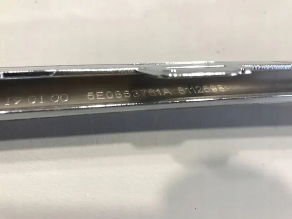 SKODA OCTAVIA III 5E Grill Frame OEM 5E0853761 image 4