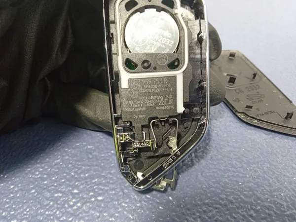Télécommande Skoda OEM 5E3959753R - État Utilisé image 4