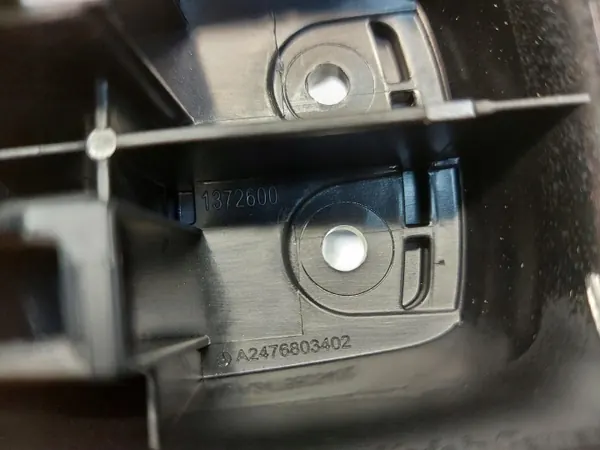 Mercedes EQA 250+ W243 tunnelin käsinoja OEM A2476831400-JLK01 image 4