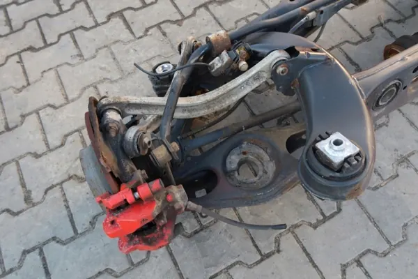 Mercedes W204/W207 Hinterachsträger OEM 2043502515 image 7