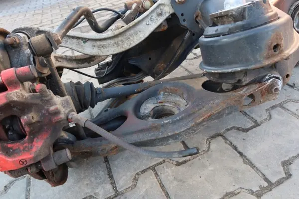 Mercedes W204/W207 Hinterachsträger OEM 2043502515 image 8