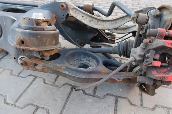 Mercedes W204/W207 Hinterachsträger OEM 2043502515 image 9