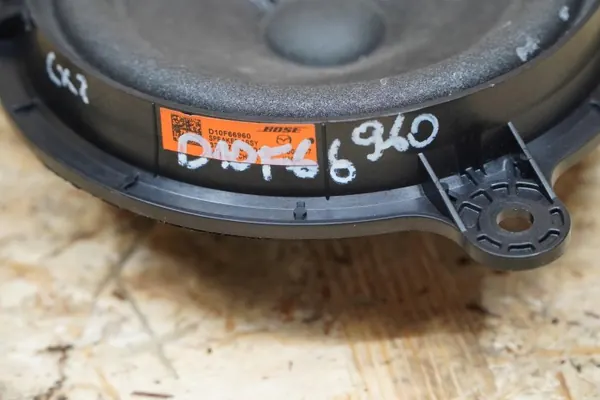 Altavoz Bose Subwoofer OEM GAP466960 para Mazda CX-3 image 4