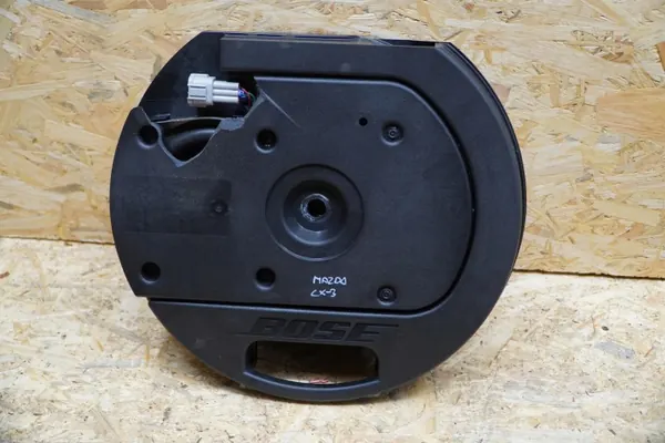 Altavoz Bose Subwoofer OEM GAP466960 para Mazda CX-3 image 7
