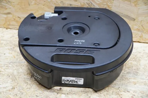 Altavoz Bose Subwoofer OEM GAP466960 para Mazda CX-3 image 8