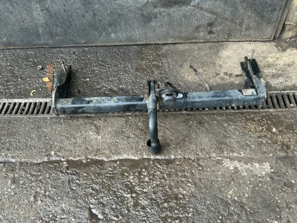 Peräkärkikytkin VW GOLF V VI KOMBI - OEM Bosal Käytetty image 3