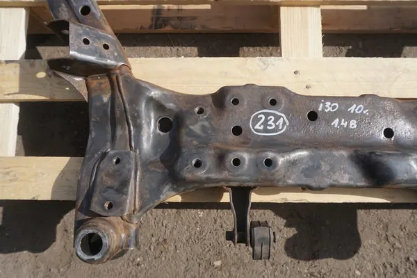 HYUNDAI i30 I 07-14 Trave di Sospensione 62405-2L000 image 3