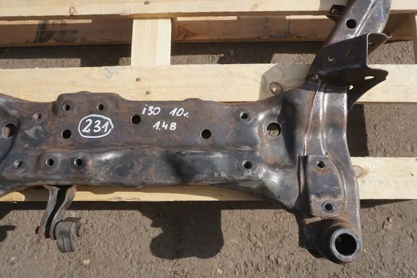 HYUNDAI i30 I 07-14 Trave di Sospensione 62405-2L000 image 4