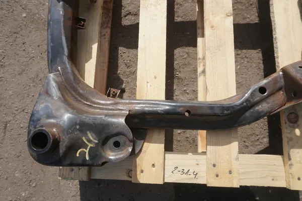 HYUNDAI i30 I 07-14 Trave di Sospensione 62405-2L000 image 6