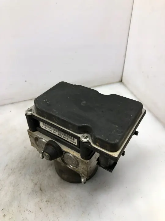 Controlador Bomba ABS OEM 0265231302 Usado image 3
