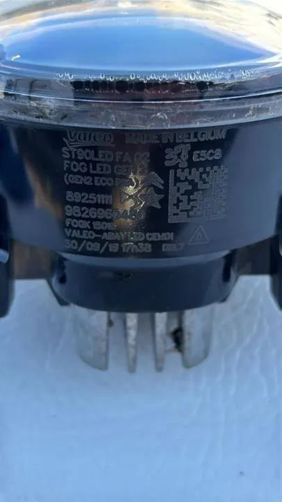 Phare Halogène Peugeot 5008 II Avant Droit OEM 9826960480 image 3