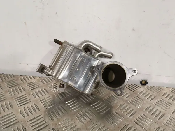 Refroidisseur EGR Subaru OEM FBZ2517 - État utilisé image 2