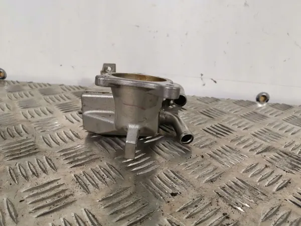 Refroidisseur EGR Subaru OEM FBZ2517 - État utilisé image 4
