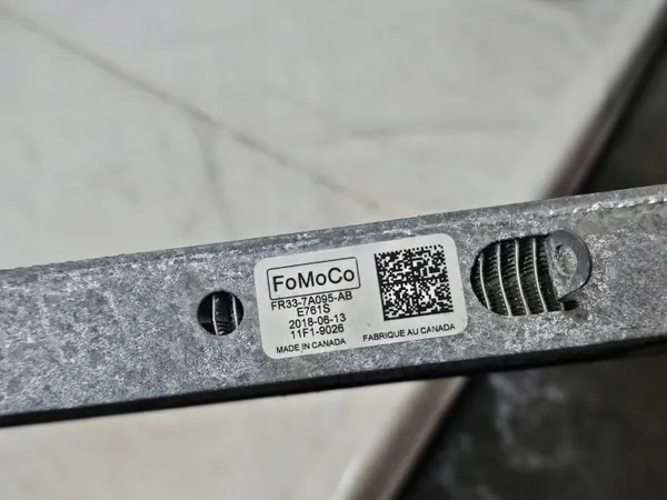 Ölkühler Ford OE FR33-7A095-AB - Gebraucht image 9