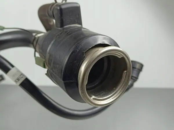 Genesis GV70 Bränslelock OEM FOB53364 image 4