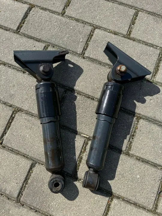 Iveco Eurocargo Kabinenkippstangen-Aktuator OEM image 2