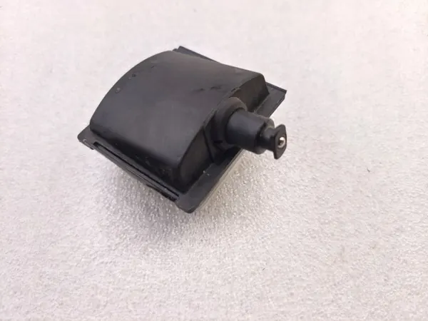 Actuateur trappe à carburant Mercedes OEM A0008202305 image 2