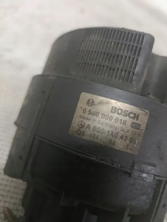 Pompe à air secondaire Mercedes W203 image 2