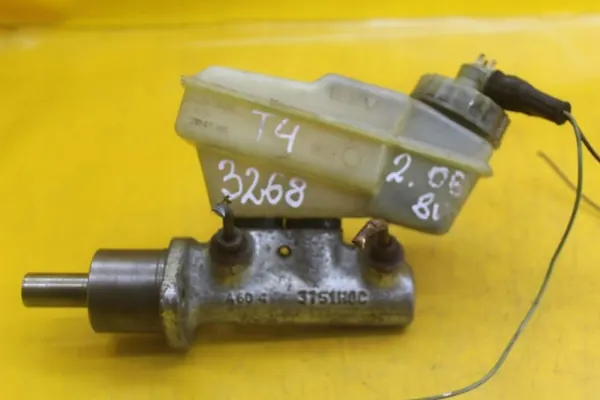 OEM 701611303 Bomba de Freno Depósito VW Transporter image 7