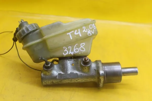 OEM 701611303 Bomba de Freno Depósito VW Transporter image 9