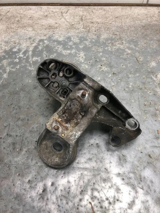 Engine Mount Left Audi A4 B6 3.0 B 8E0199351 image 2