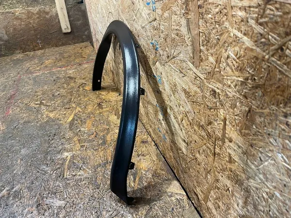 Nissan Juke I F15 10-19 Oikea Etulokasuoja image 4