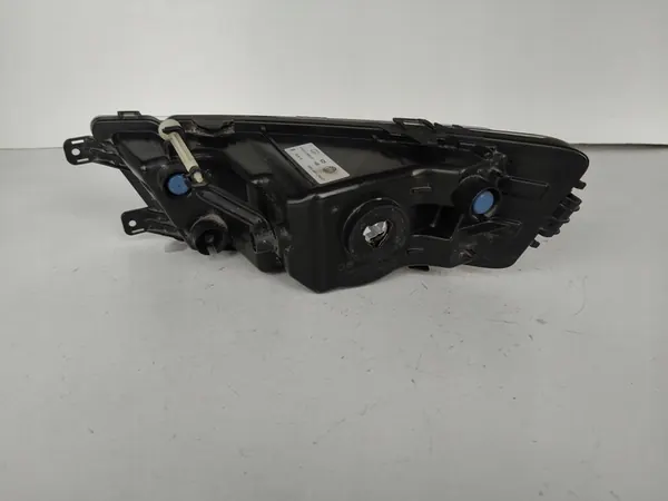 Farol Direito Skoda Octavia III 5E 12-16 image 2