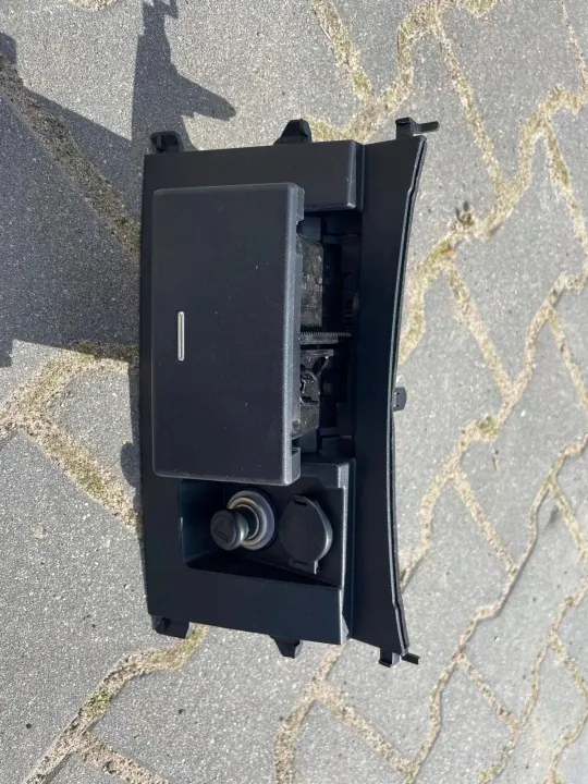 Toyota Land Cruiser J200 dashboard asbak OEM MJH199 image 2