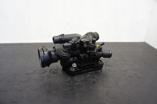 Peugeot OE 9812113780 Thermostatbehuizing image 3