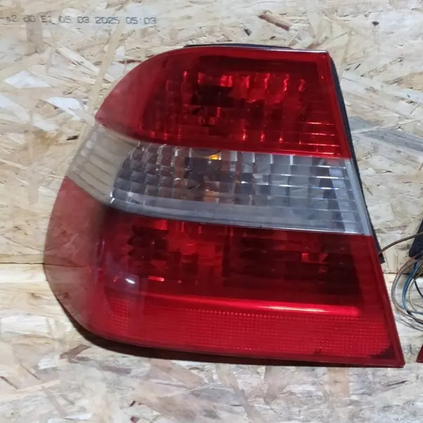 BMW E46 Rechte Heckleuchte OEM 694653601 image 3