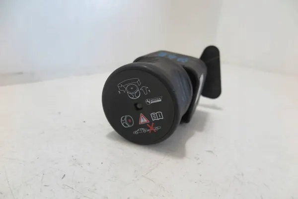 Bouton de sécurité d'attelage Mercedes-Benz OEM 2465400083 image 3
