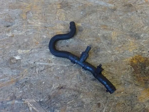 AUDI A3 8P LIFT KRAFTSTOFFROHR SENSOR 1K0130307BA image 2