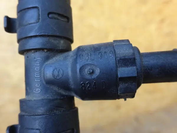 AUDI A3 8P LIFT KRAFTSTOFFROHR SENSOR 1K0130307BA image 4